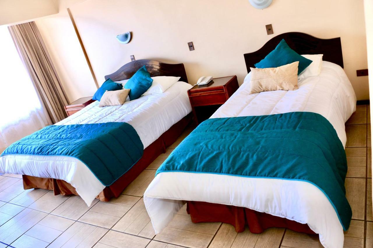 Garra De Leon Hotel *