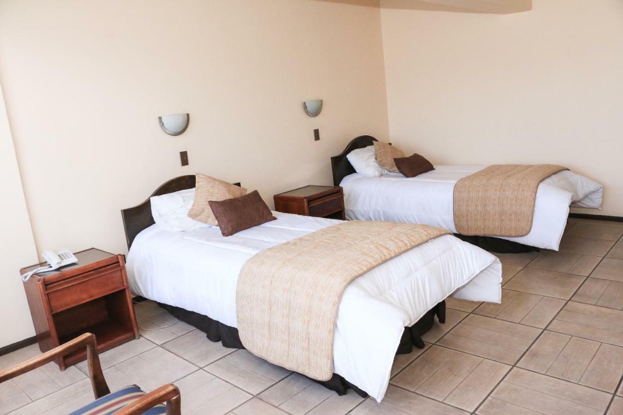 Garra De Leon Hotel